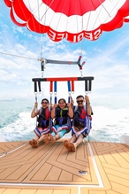 Parasailing in Dubai: Where the Sky Meets Luxury